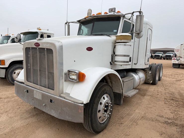 2013-peterbilt-367-image-1