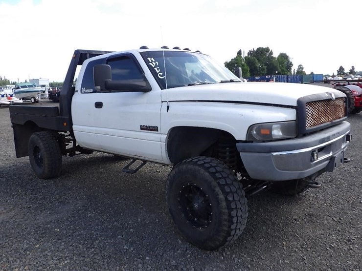 1998-dodge-ram-2500-image-3