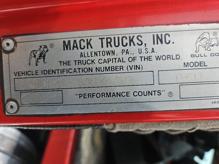 2000-mack-ch613-image-35