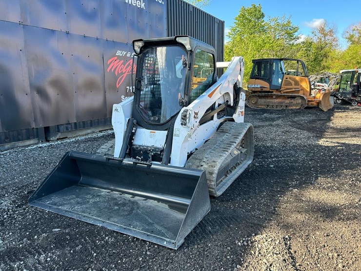 2023-bobcat-t740-image-8