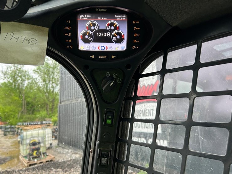 2017-bobcat-t650-image-23
