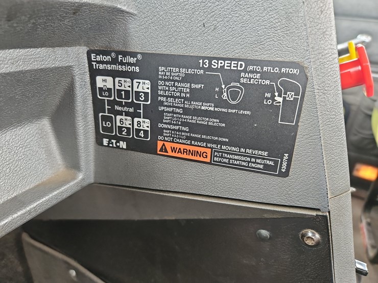 2000-mack-ch613-image-30