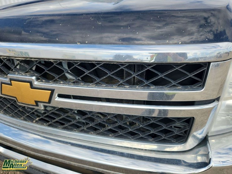 2012-chevrolet-silverado-3500-image-48