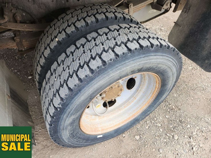2011-ford-f550-image-36