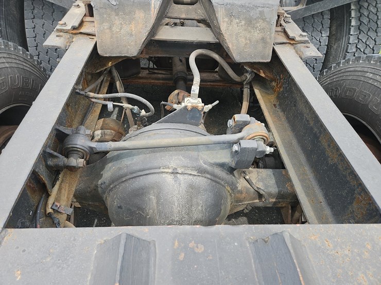 2000-mack-ch613-image-21