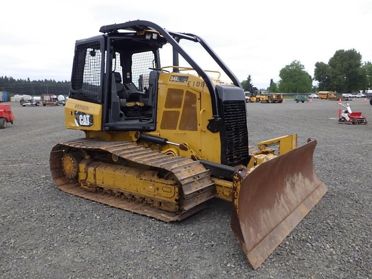 2015-caterpillar-d4k2-lgp-image-3