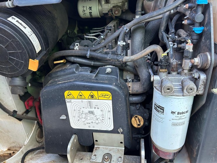 2020-bobcat-s76-image-14