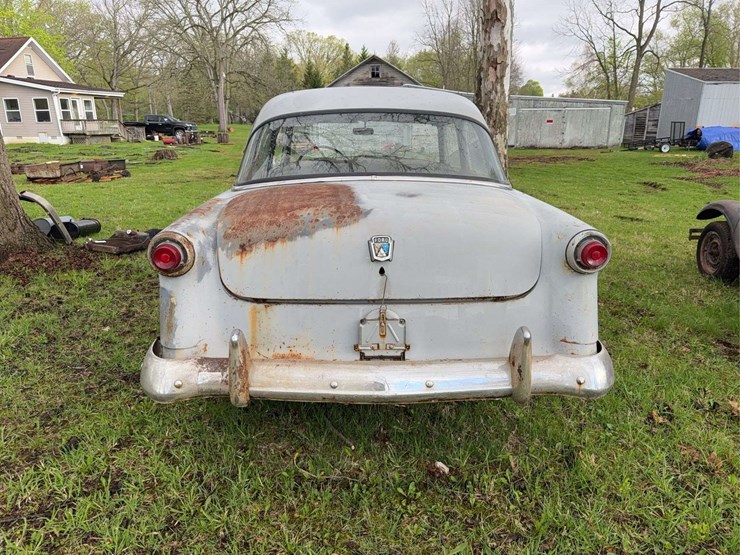 1952-ford-mainline-2-door-sedan-image-3