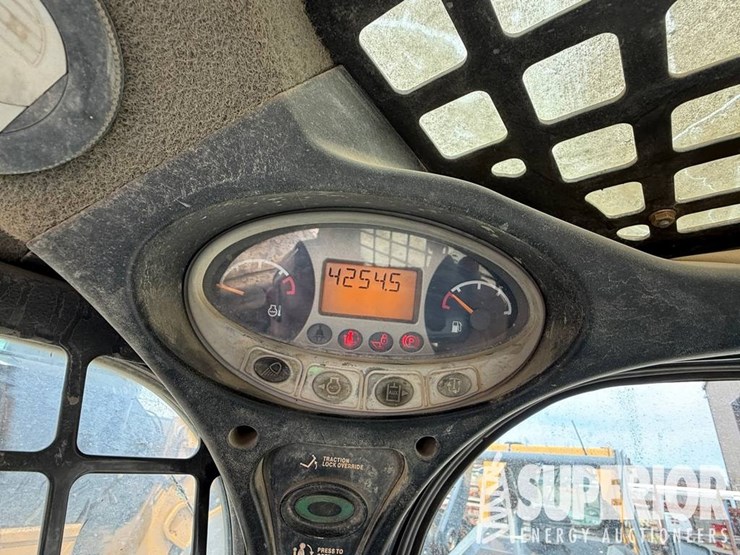 2013-bobcat-t870-image-6