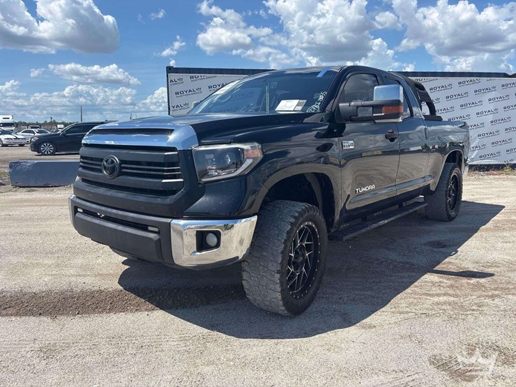 2016-toyota-tundra-image-1