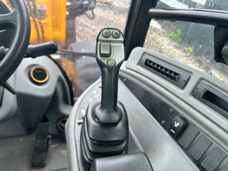 jcb-407-image-21