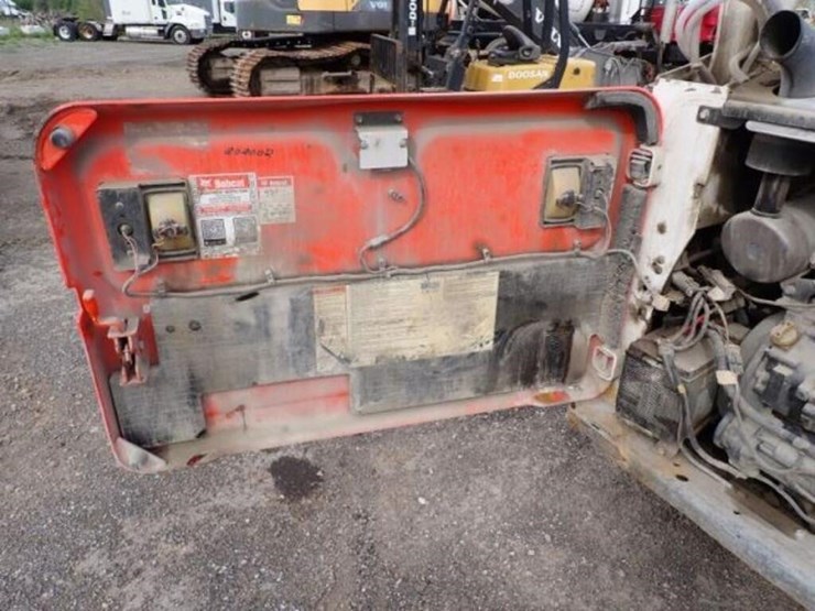 2021-bobcat-s740-image-40
