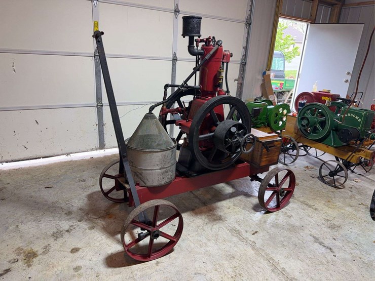 international-harvester-famous-2hp-image-1