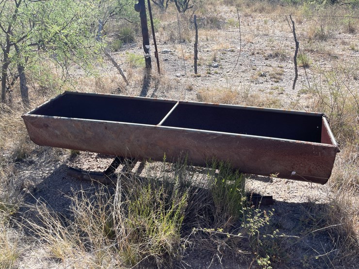 #1045-•-cattle-feeder-image-1
