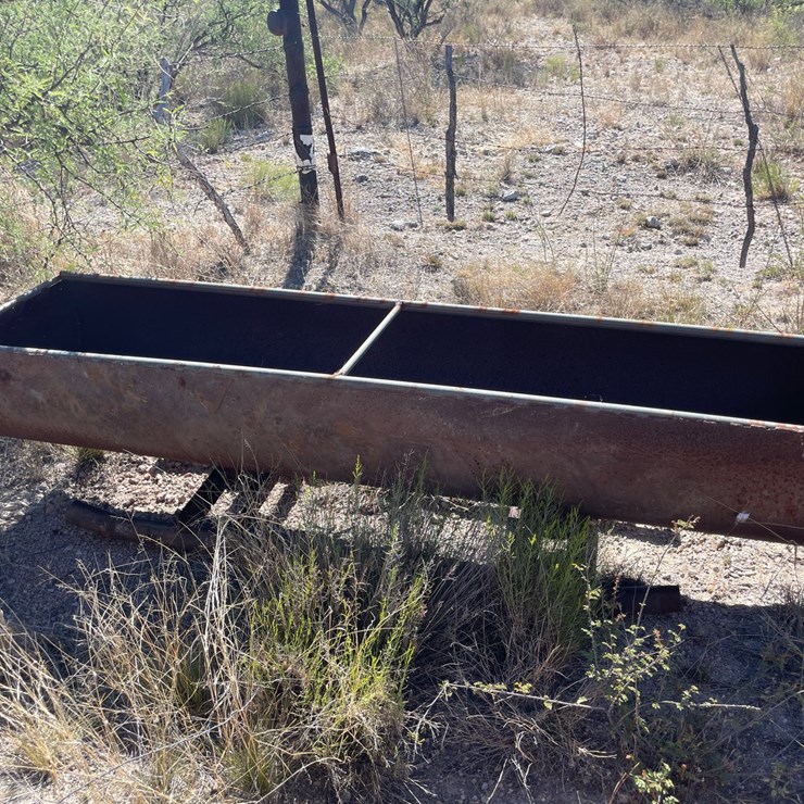#1045 • Cattle Feeder