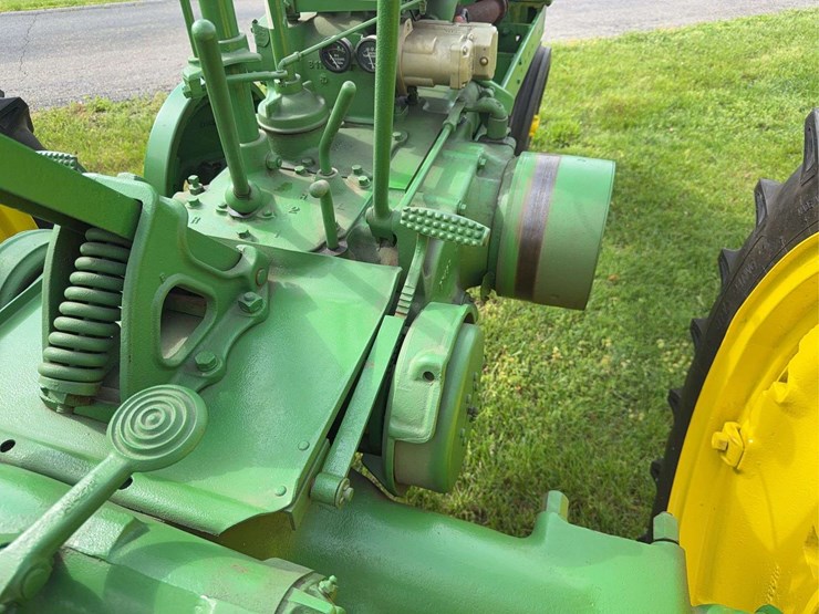john-deere-b-image-39