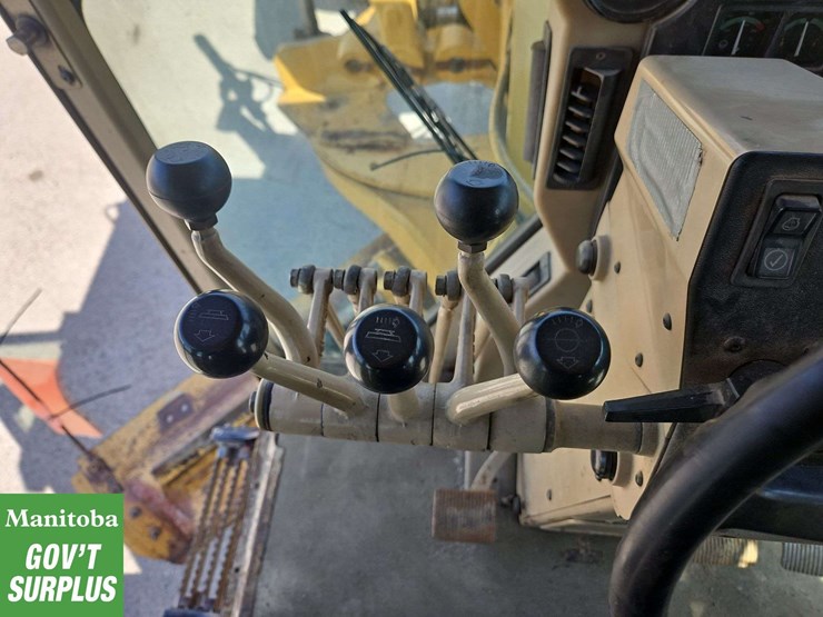 caterpillar-140h-image-29