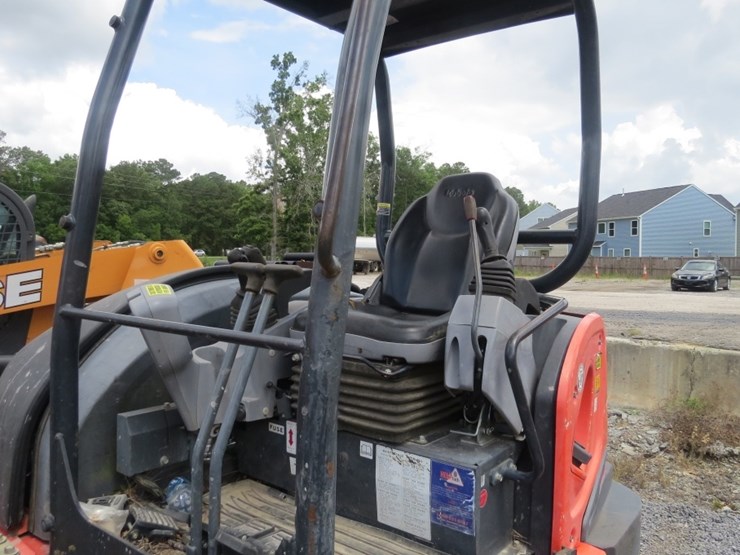 2020-kubota-kx040-4-image-8