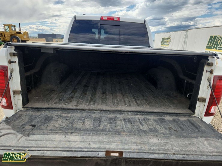 2013-dodge-1500-image-24