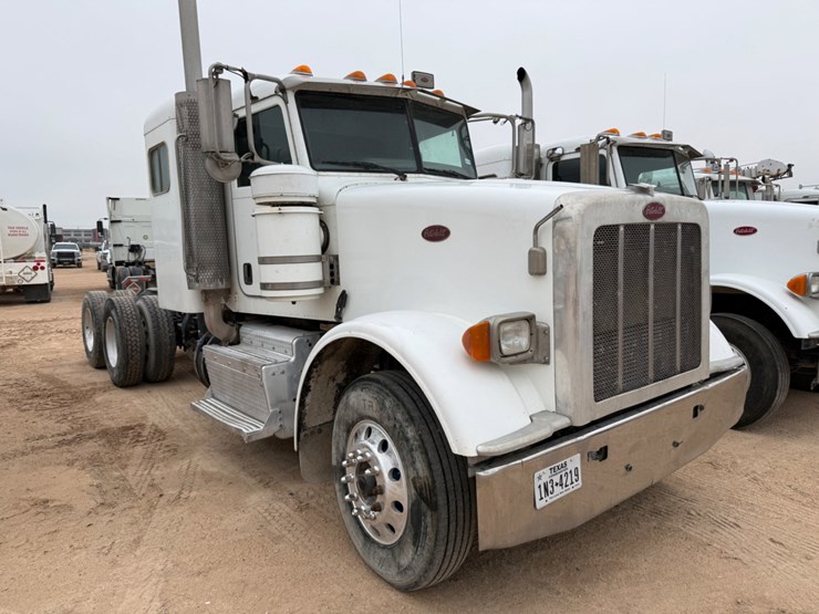 2012-peterbilt-367-image-3
