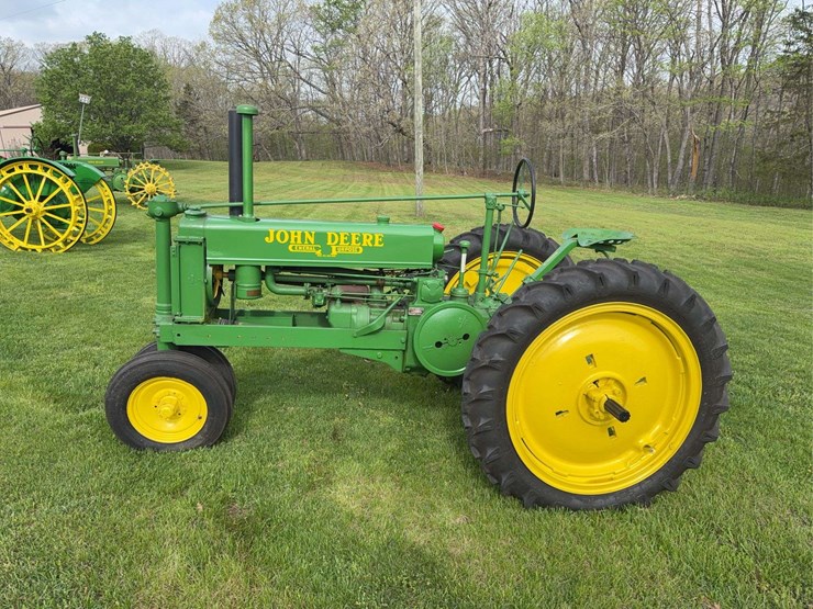 john-deere-b-image-2