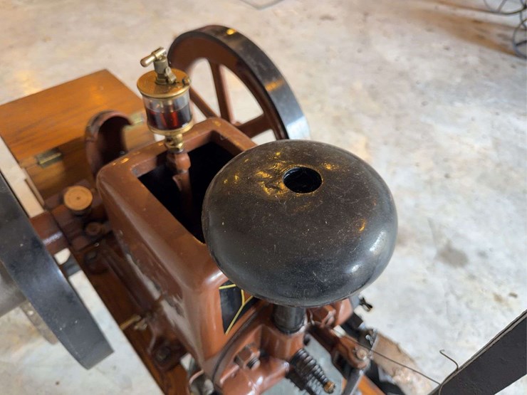 bates-bull-pup-2-1/2-hp-engine-image-11