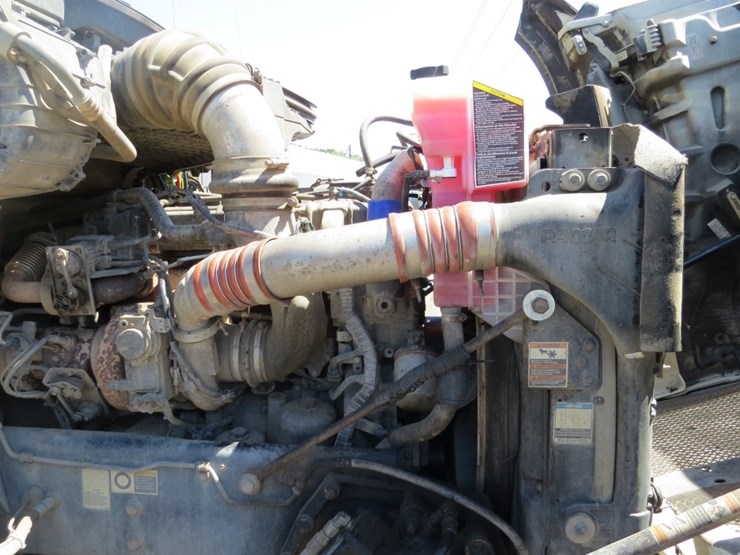 2017-kenworth-t880-image-12