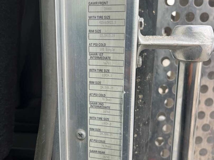 2008-kenworth-t800-image-10