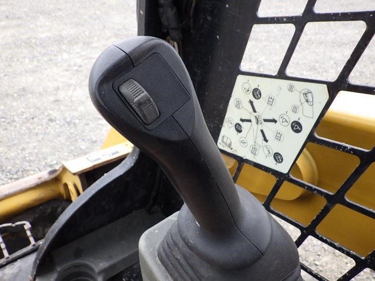 2021-caterpillar-259d3-image-30