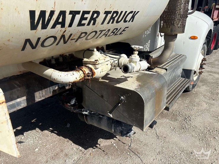 2017-peterbilt-337-image-11