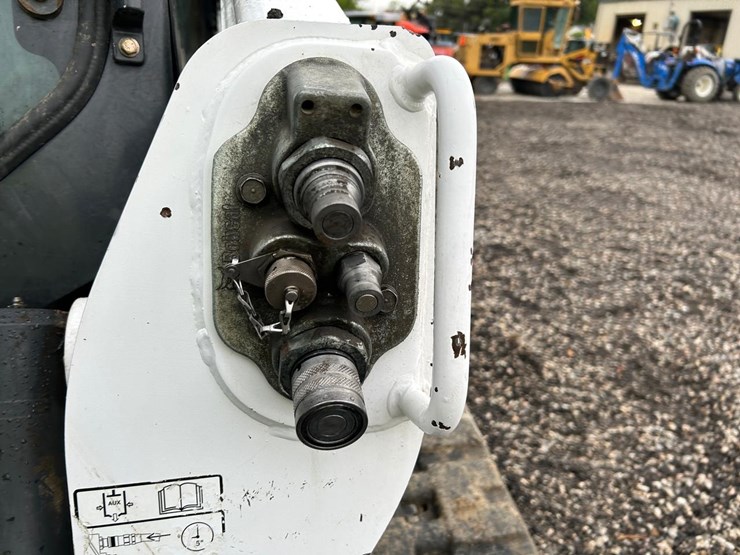 2017-bobcat-t650-image-11