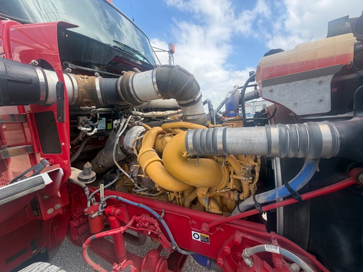2011-kenworth-t800-image-15