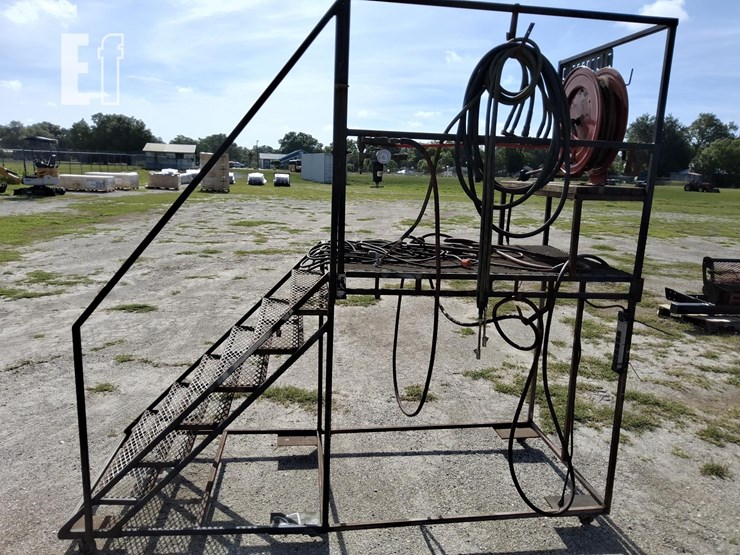 metal-landing-w/steps-image-2