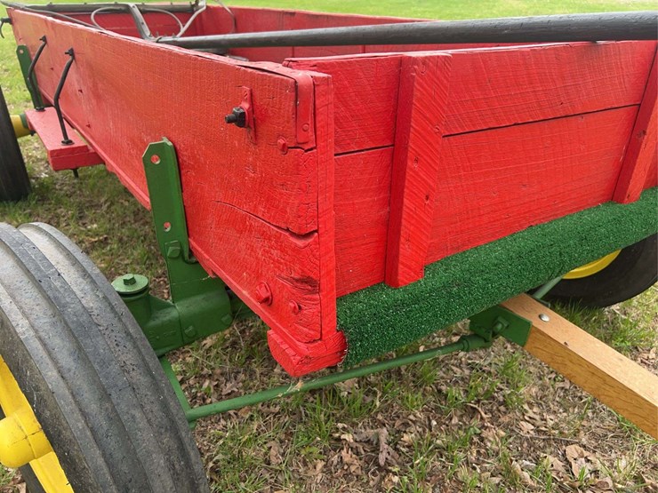 john-deere-wagon-image-12