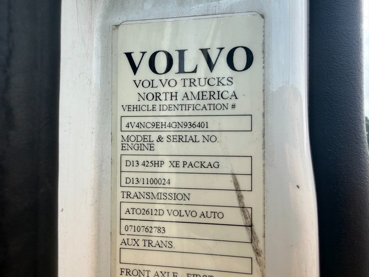 #16233-•-2016-volvo-vnl64t670apu-truck-image-8