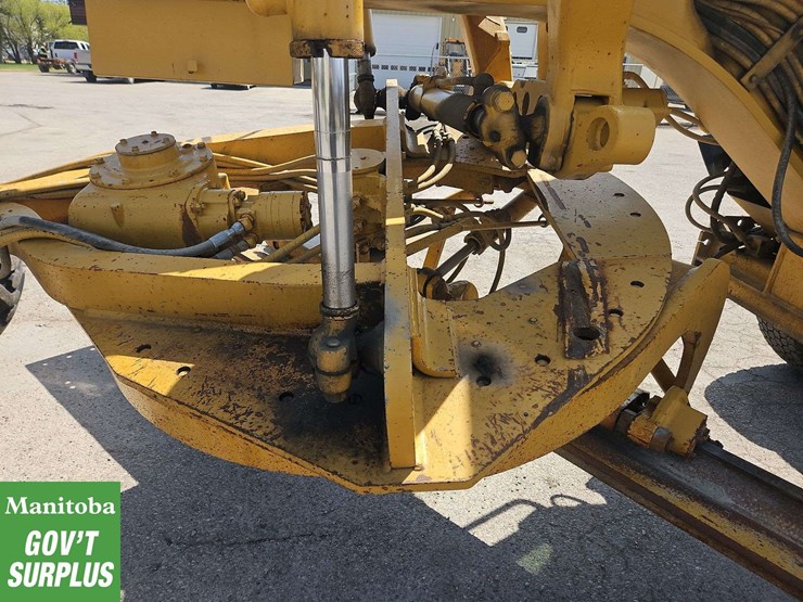 caterpillar-140h-image-11