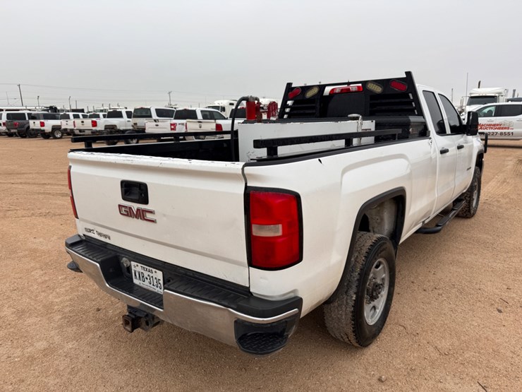 2018-gmc-sierra-2500hd-image-4
