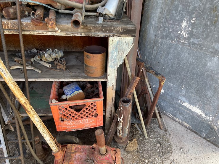 #1087-•-contents-of-corner-image-19