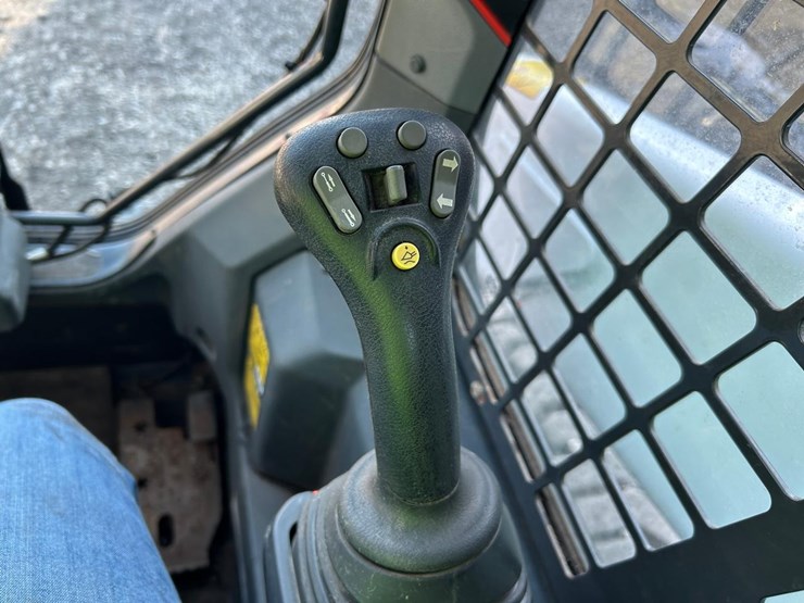2020-bobcat-s76-image-18