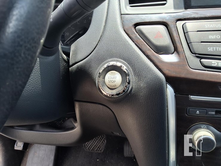 2013-nissan-pathfinder-sl-image-22