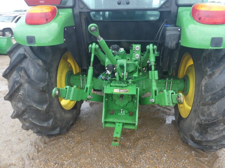 2021-john-deere-5075e-image-4