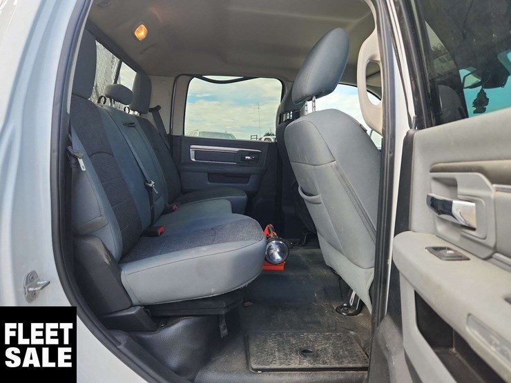 2015-ram-2500-slt-image-15