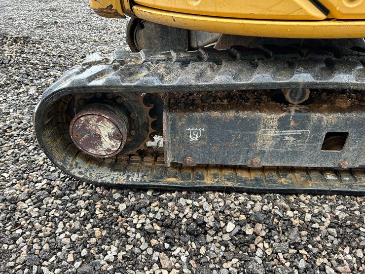 deere-27d-image-11
