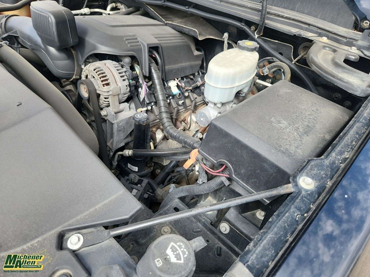 2012-chevrolet-silverado-3500-image-25