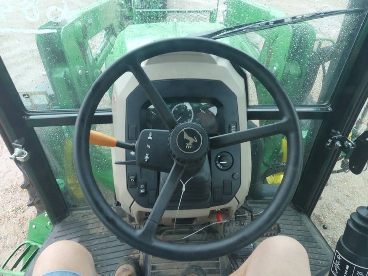 2021-john-deere-5075e-image-15