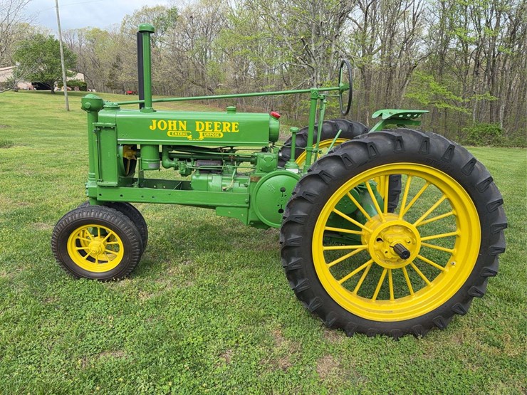 john-deere-b-image-2