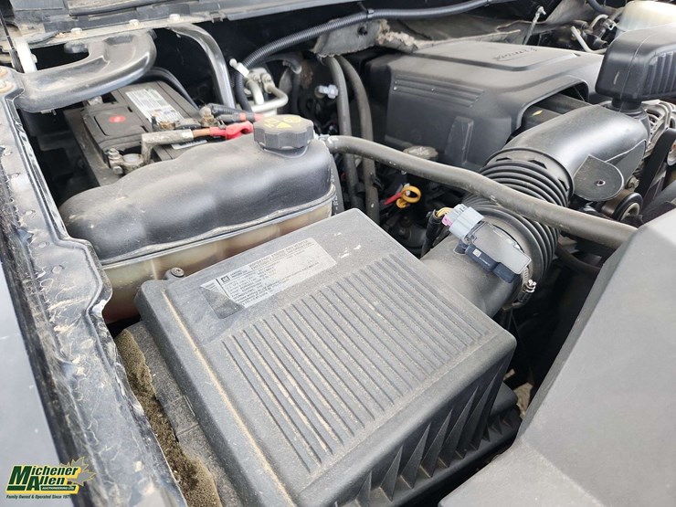 2011-chevrolet-silverado-3500-image-22