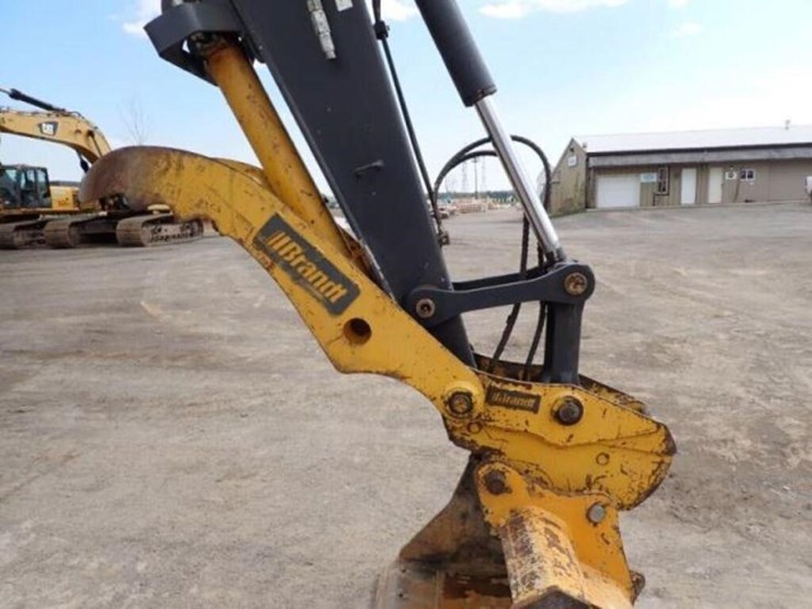 2022-deere-75g-image-32
