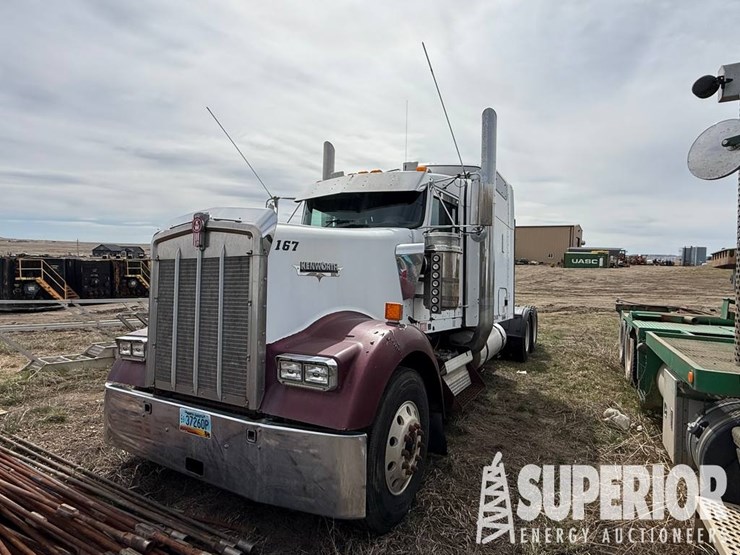 2004-kenworth-w900b-image-2