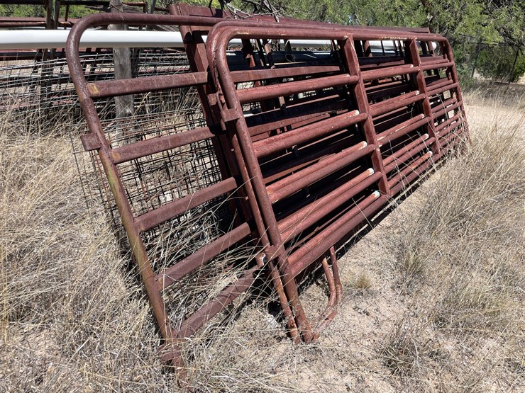 #1038-•-custom-made-gates-and-hog-panel-image-4